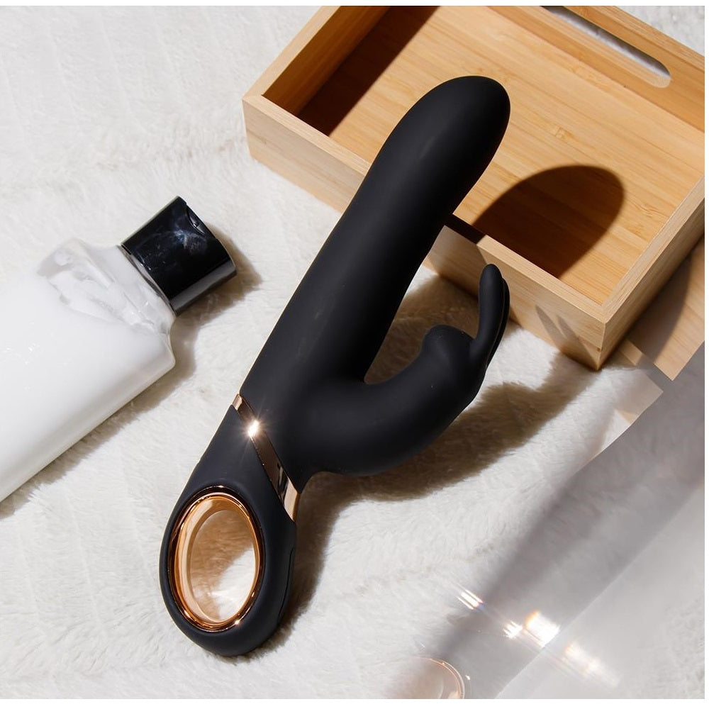 Victoria Lush med Rotation - Lust & Kärlek